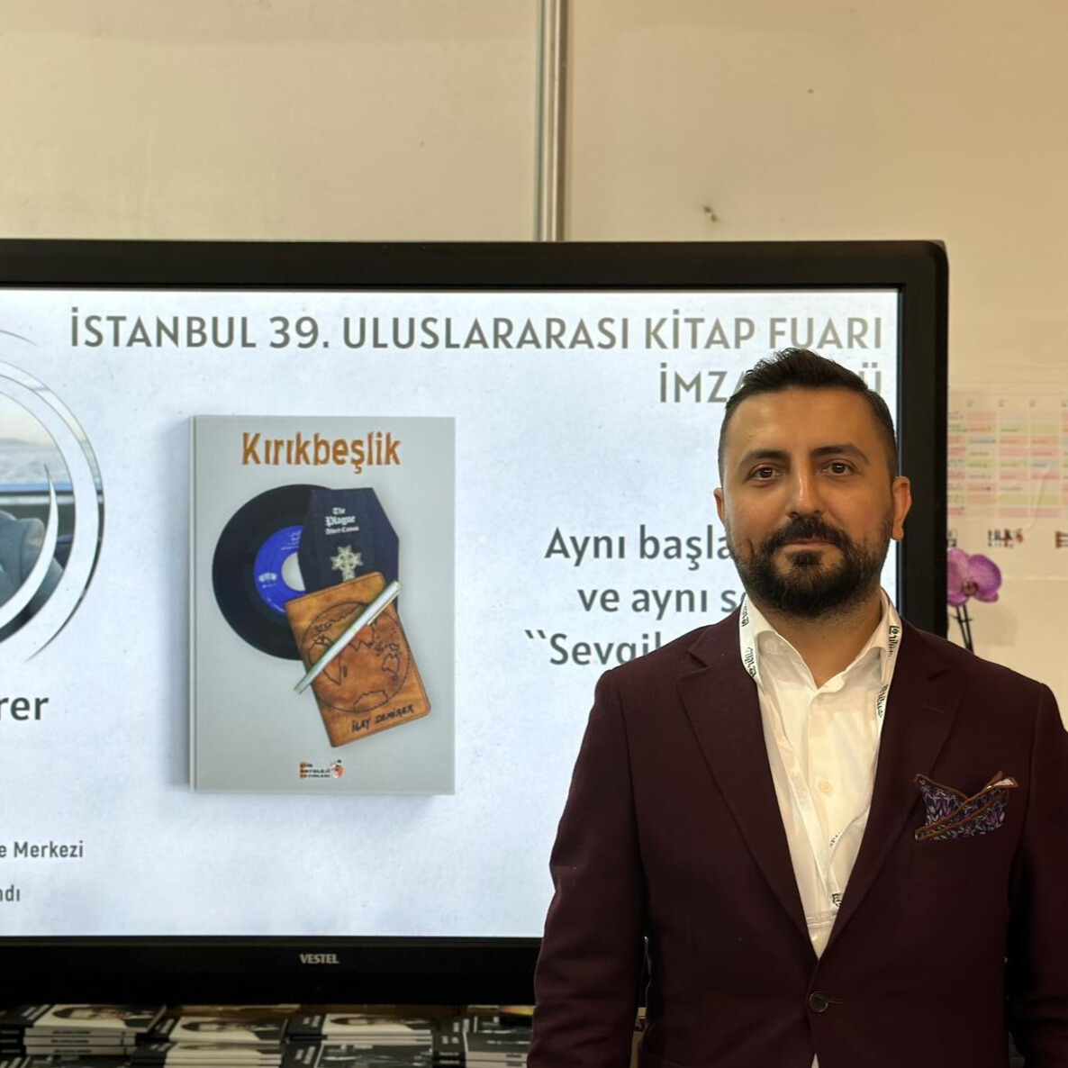 İlay Demirer: Çocukluktan Bugüne Şiirle Büyüyen Bir Yolculuk